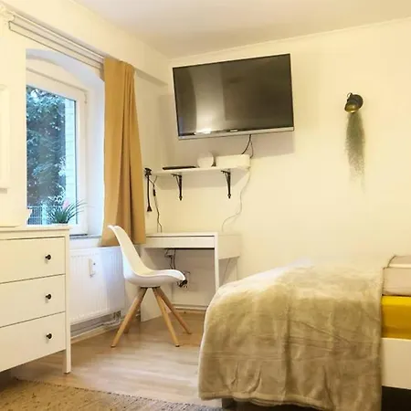 Gemuetliche Sanierte 1 Mit Privatem Parkplatz Im Zentrum