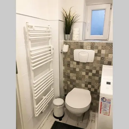 Gemuetliche Sanierte 1 Mit Privatem Parkplatz Im Zentrum Daire Kiel