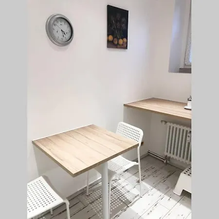 Gemuetliche Sanierte 1 Mit Privatem Parkplatz Im Zentrum Apartment *