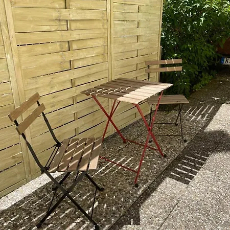 Gemuetliche Sanierte 1 Mit Privatem Parkplatz Im Zentrum *